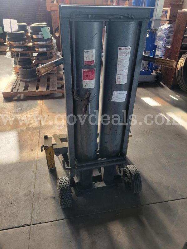 This is a Walker (brand) 7 ton bumper jack it was taken out of service a few years ago. Work when taken out of service