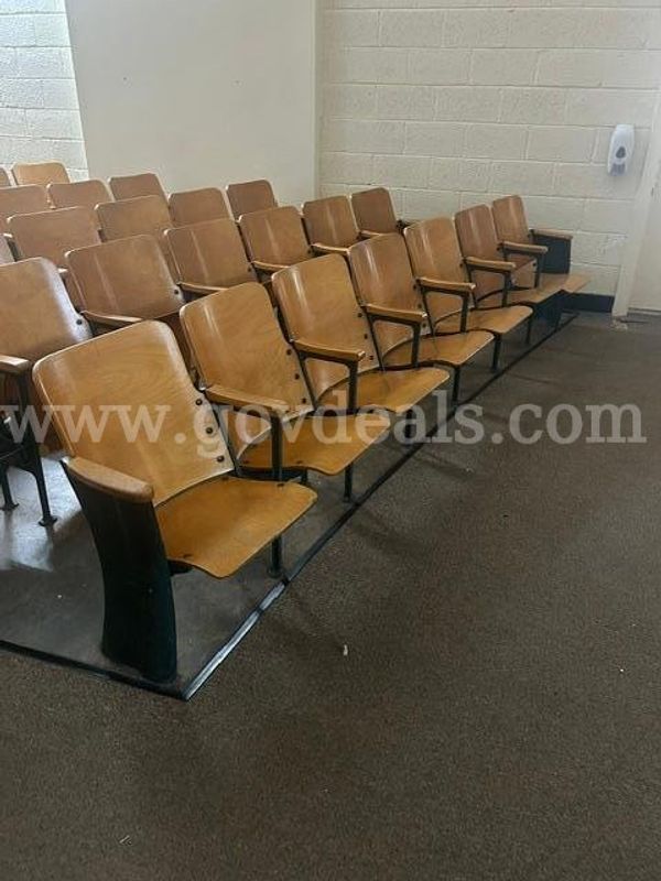 LJ Bell Elementary School auditorium seating