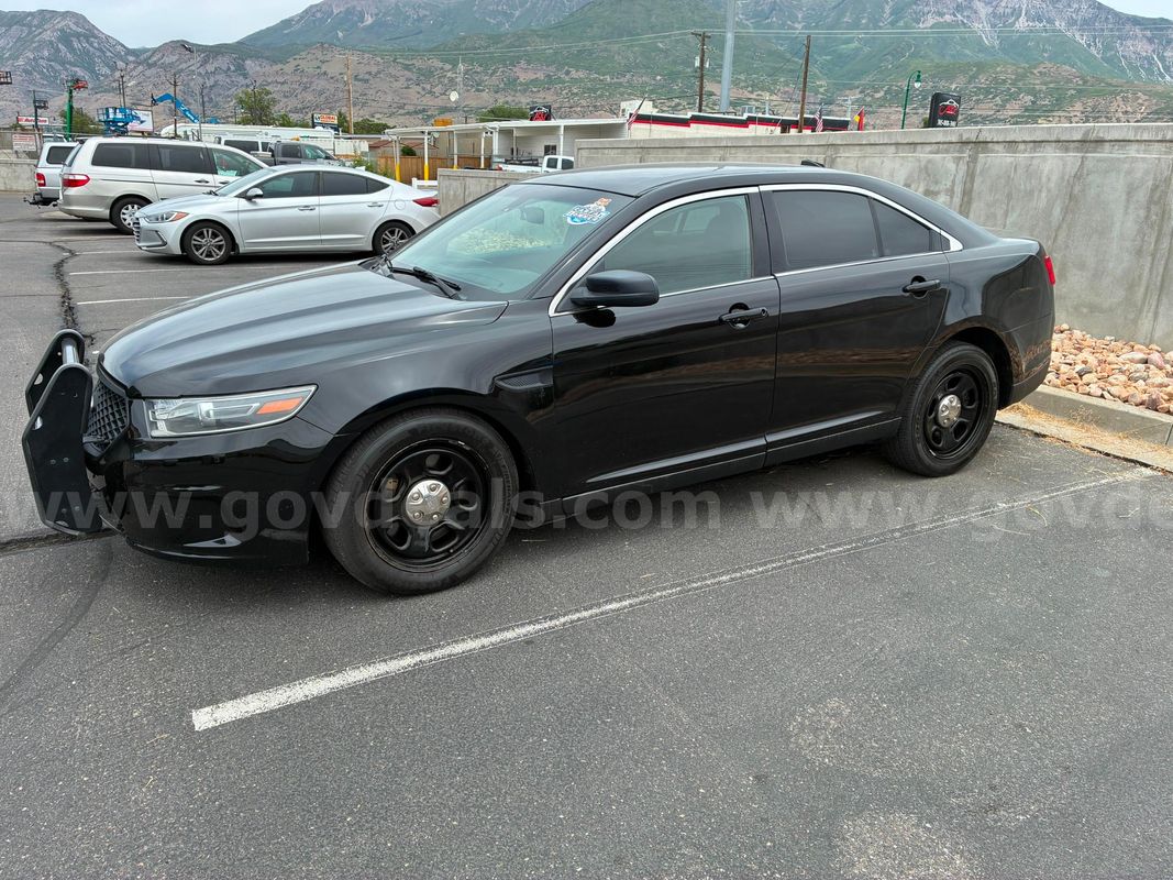 2019 Ford Taurus Runs And Drives - Shipping Available