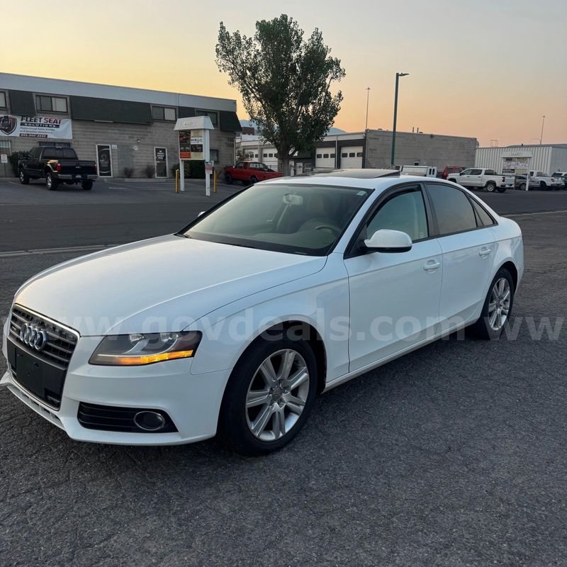 2010 AUDI A4 RUNS AND DRIVES - SHIPPING AVAILABLE
