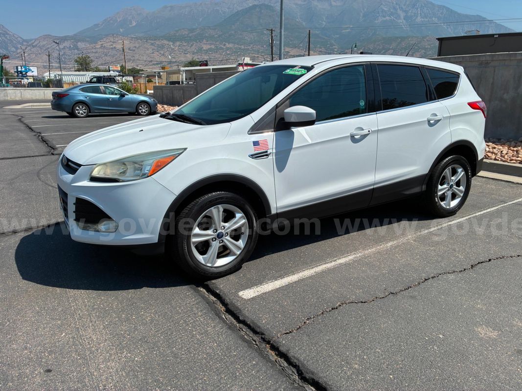 2013 FORD ESCAPE RUNS AND DRIVES - SHIPPING AVAILABLE