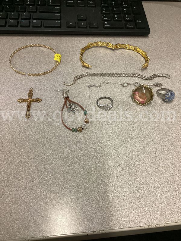 Assorted Costume Jewelry Lot – Rings, Bracelets, Pendant & Earrings (8 Pieces)