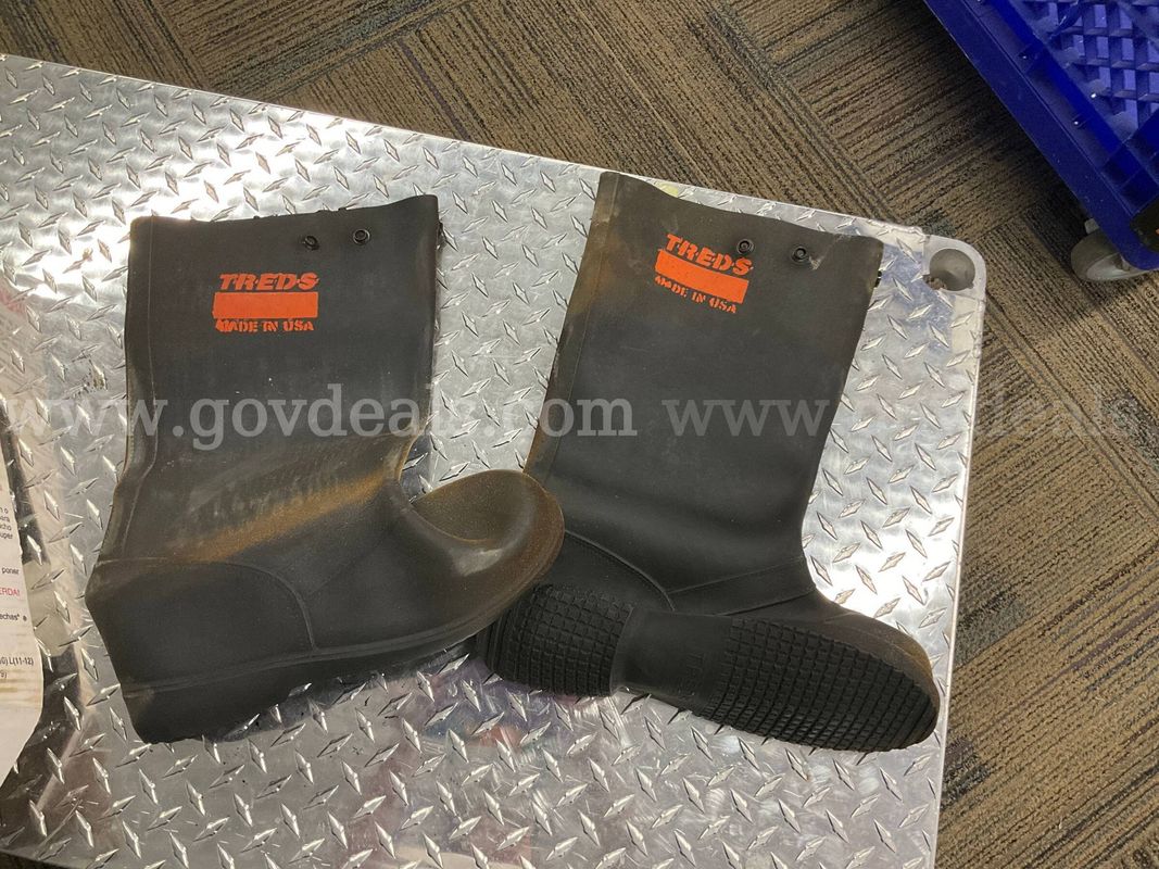 TREDS 17" Waterproof Rubber Overboots - Made in USA - Black Over-The-Shoe Boots