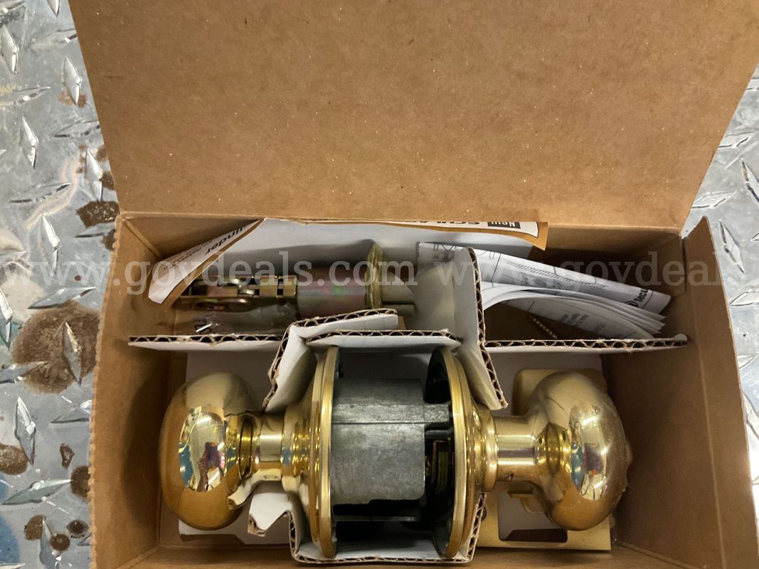 Lot of 2 Keyed Entry Door Knobs – Schlage Georgian Bright Brass & Dexter Byron Satin Chrome