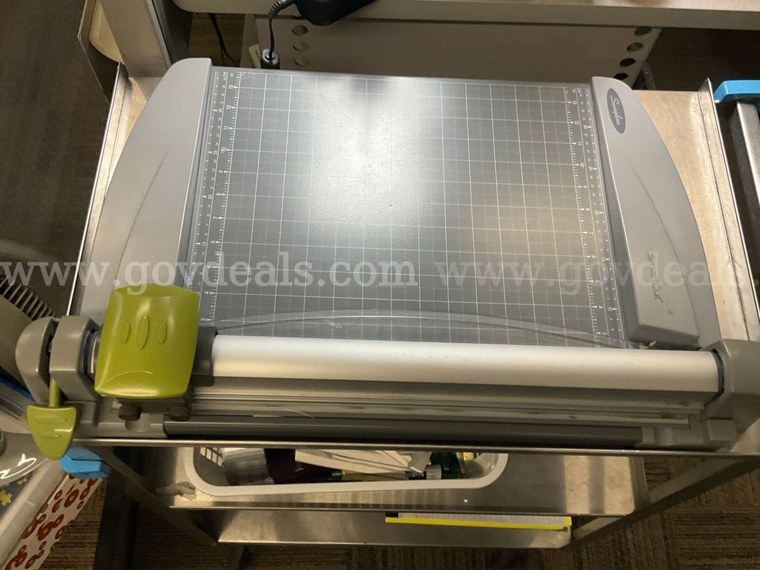 Swingline SmartCut 15" Heavy-Duty Rotary Paper Trimmer / Cutter (Model 9615)