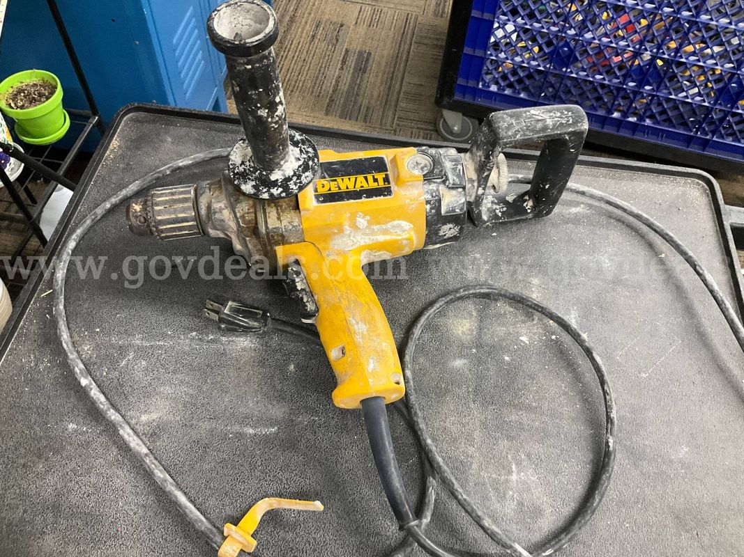 DeWalt DW130 1/2" Heavy Duty Reversing Drill / Mud Mixer