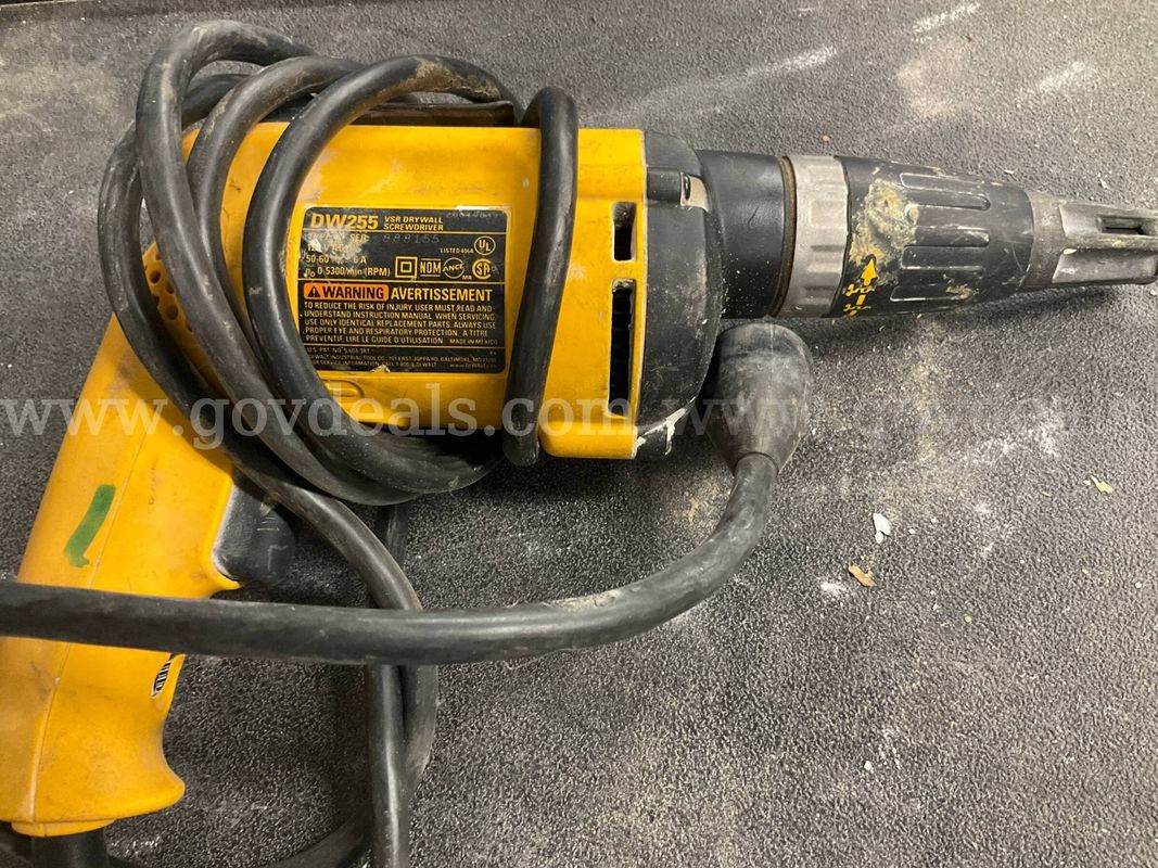 DeWalt DW255 Corded VSR Drywall Screwdriver / Screw Gun – 6.0 Amp