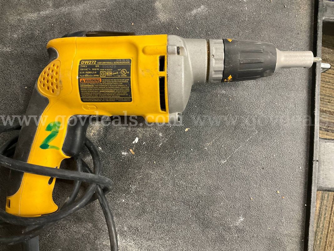 DEWALT DW272 6.3 Amp VSR Drywall Screwdriver / Screw Gun (120V)
