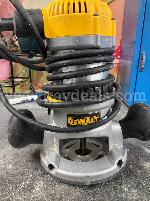 DEWALT DW616 1-3/4 HP Fixed Base Corded Router (11 Amp)