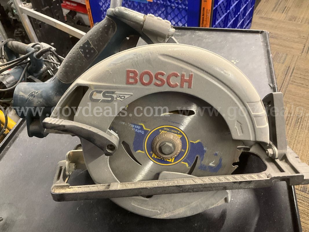 Bosch CS20 7-1/4" Circular Saw – 15 Amp Direct Connect