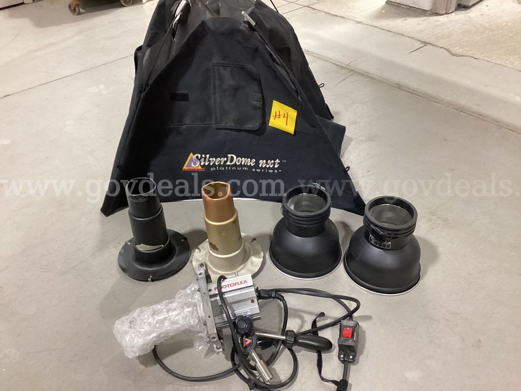 Photoflex SilverDome nxt Softbox, Light Fixture, Reflectors & Snoots Lot – Untested