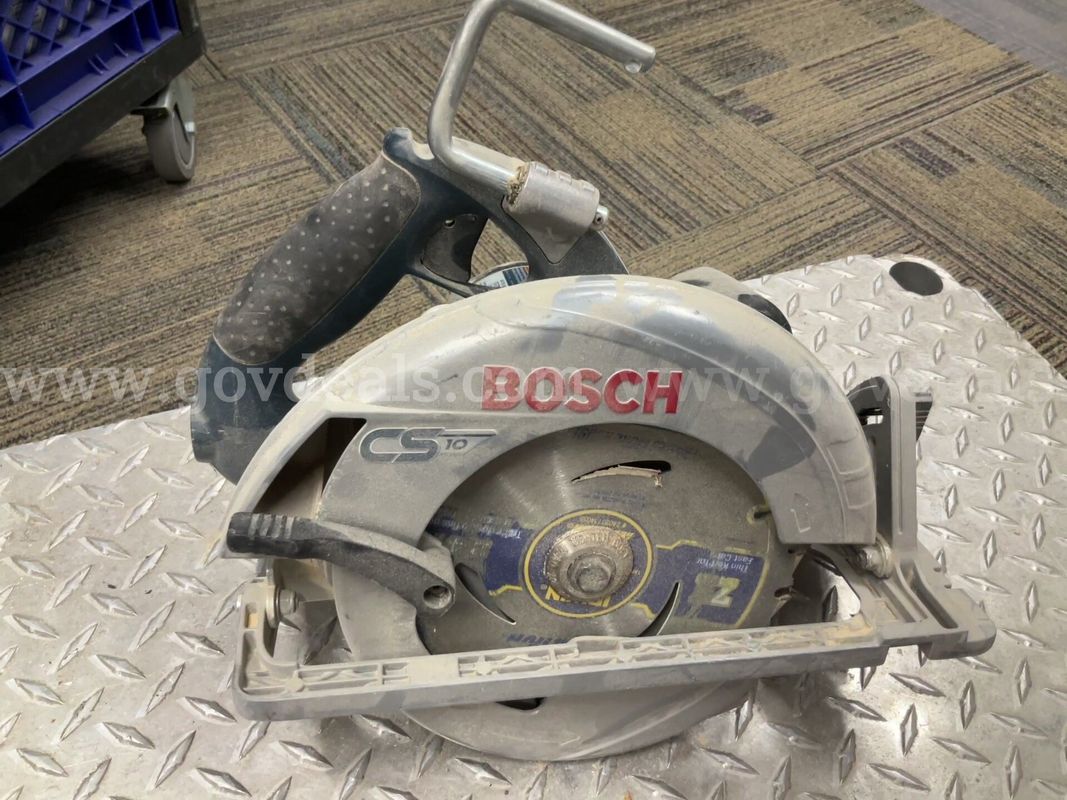 2 Bosch CS10 7-1/4" Circular Saw (15 Amp) + Parts / Secondary Unit selling for parts