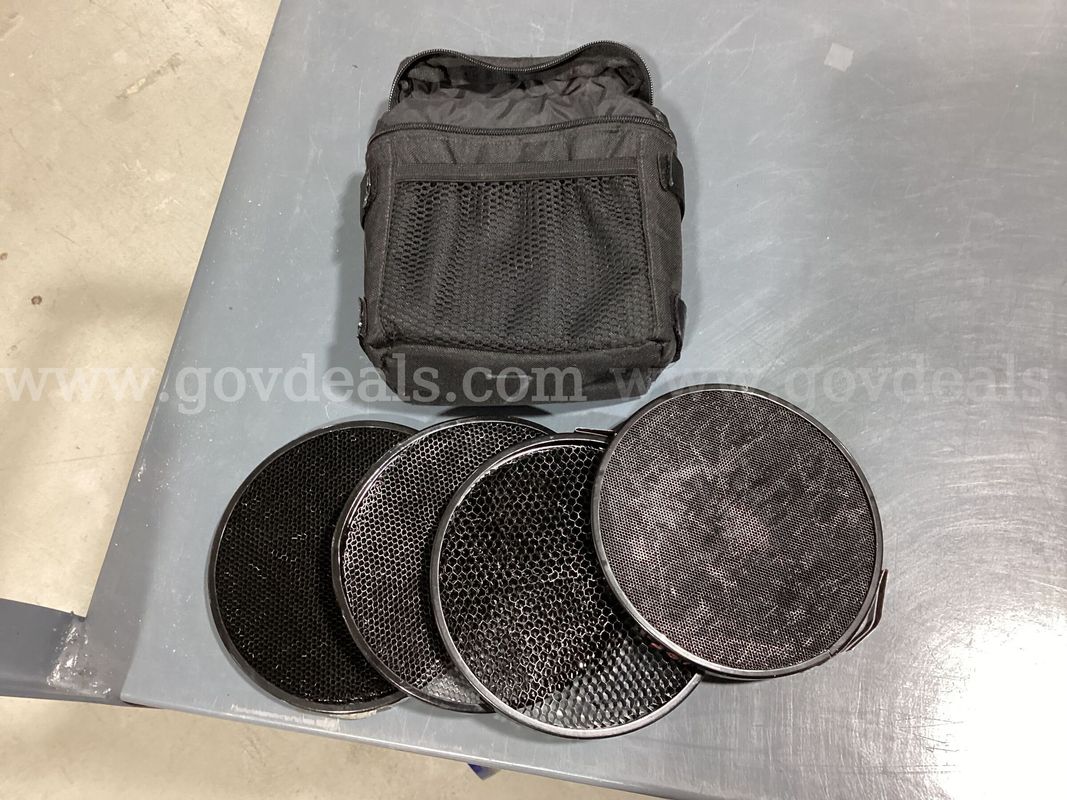 Set of 4 Honeycomb Studio Lighting Grids (7" Reflector Size) with Padded Carrying Case