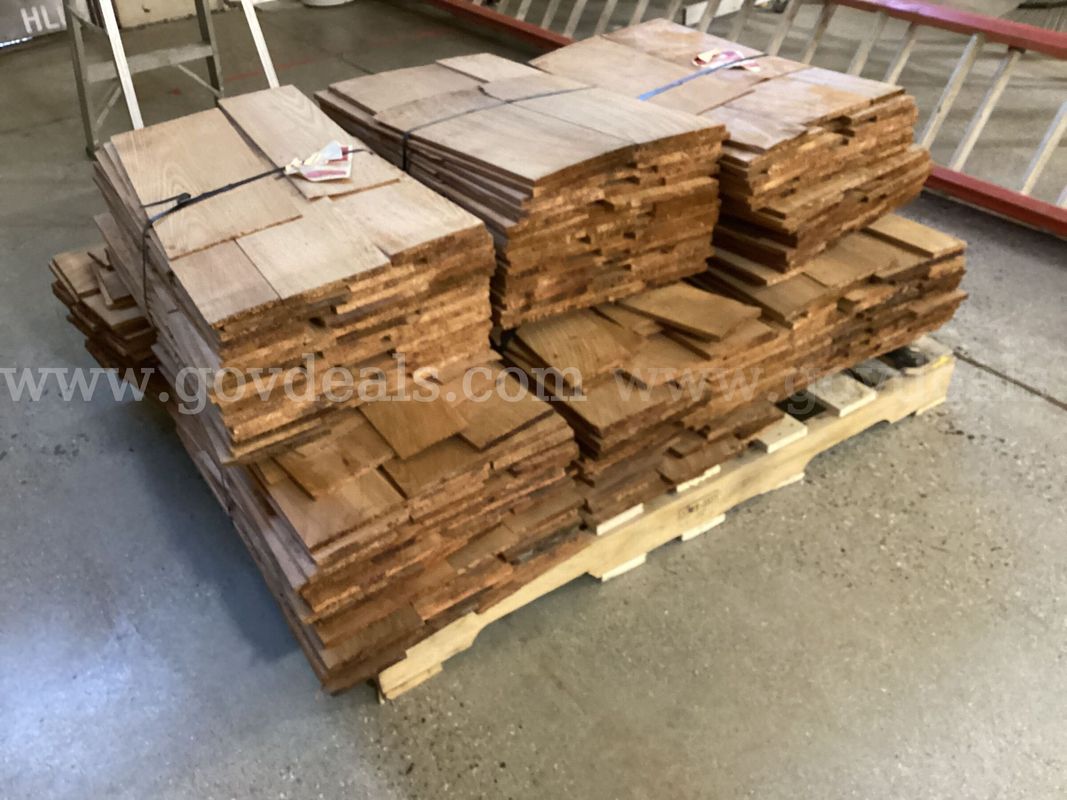 Bulk Pallet Lot of Natural Cedar Wood Shingles / Shakes (Bundles Included)