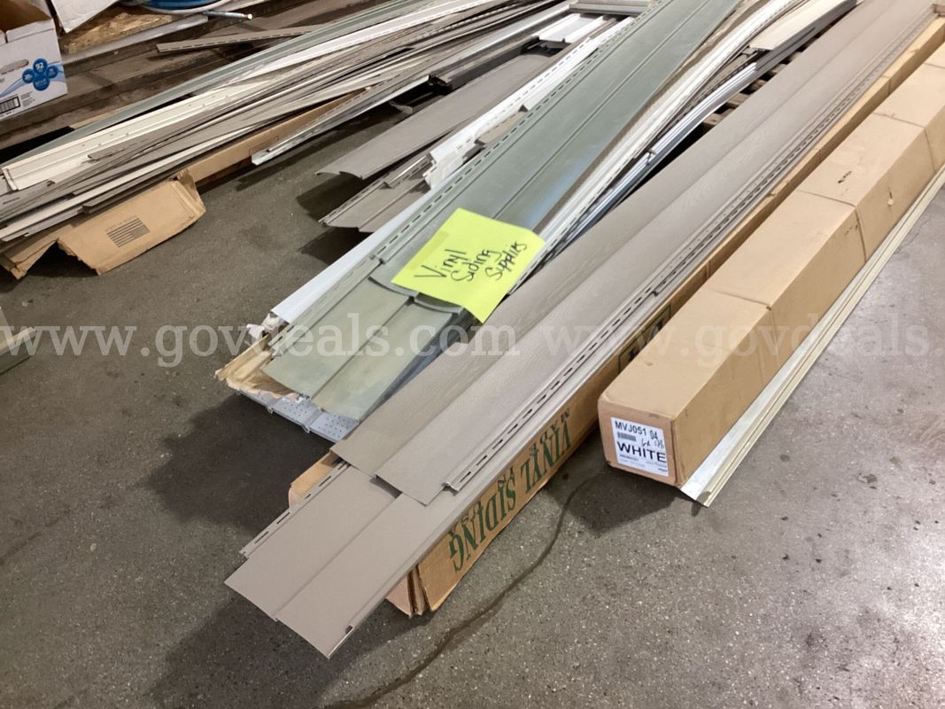 Assorted Vinyl Siding Material Lot – Siding Panels, Trim Stock, Accessories & Extras