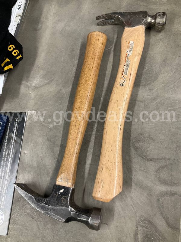 Pair of Vaughan 19 oz California Framer Wood-Handled Framing Hammers