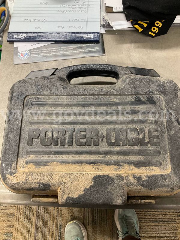 Porter-Cable PIN100 23-Gauge Pneumatic Pin Nailer w/ Case & Manual