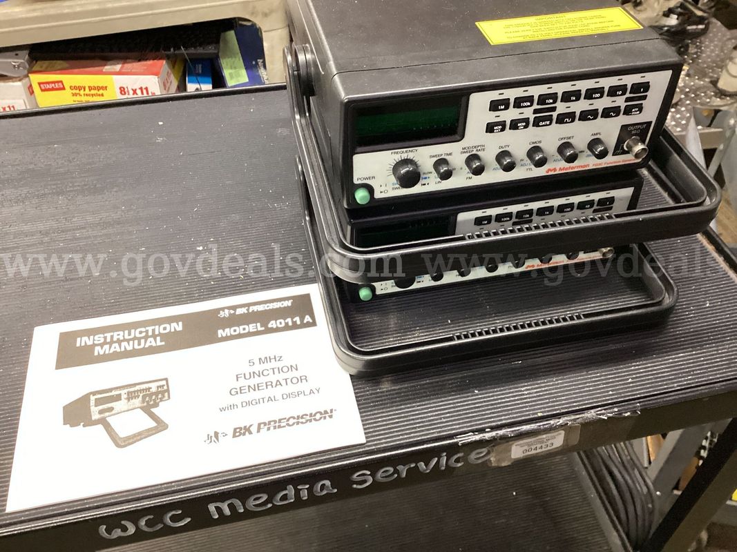 Lot of 2 Meterman FG3C Function Generators 0.3Hz-3MHz w/ B&K Precision 4011A Manual - AS-IS / Untested