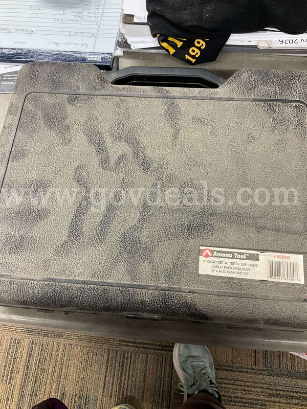 Amana Tool #658040 8" Carbide Tipped 46T Dado Set (5/8" Bore) w/ Case & Shims