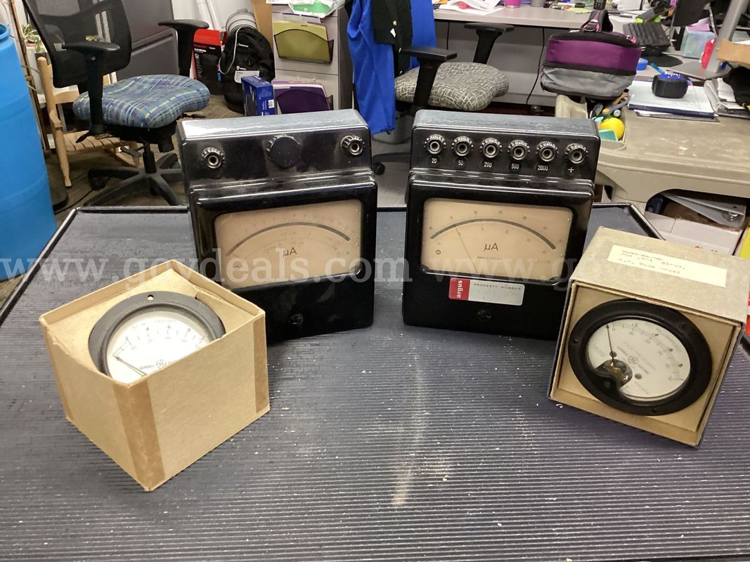Vintage Microammeter & Milliammeter Analog Panel Meter Lot – General Electric, Simpson & Bench Meters