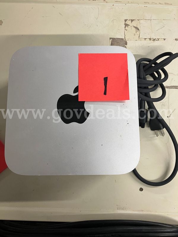 Apple Mac Studio 13,1 (2022) Model A2615 M1 Max (10 cores) 64Gb/1TB Mac OS 26.4.1