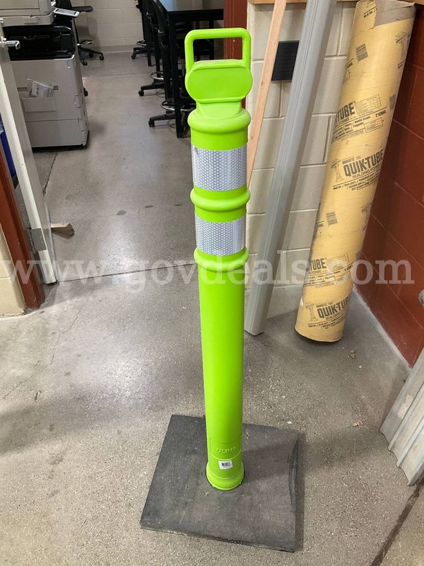 Set of 6 ULINE 45" High-Visibility Lime Delineator Posts with Rubber Bases