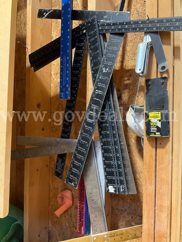 Contractor & Carpenter Measuring Tool Lot: 20+ Framing Squares, Drywall T-Squares & Straight Edges