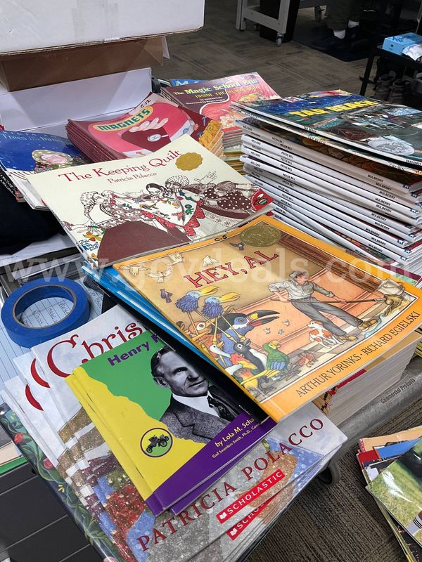 Bulk Children's Picture Book & Classroom Lot (multiple copies) – Caldecott Honor, Science, Biographies & Holiday Books
