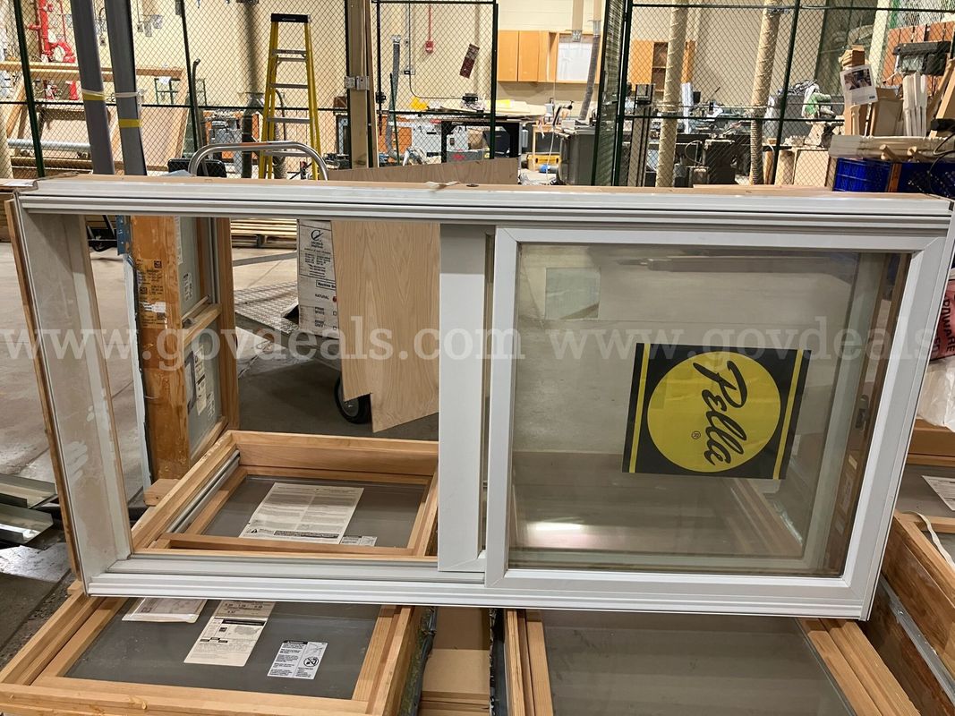 Pella Architect Series Horizontal Sliding Window - 53" x 28.25" - Wood/White Clad (Must be picked up by September 8th)