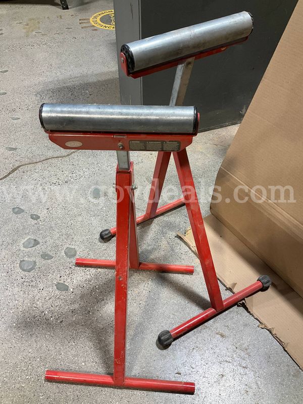 Pair of SKIL Adjustable Height Woodworking Roller Stands