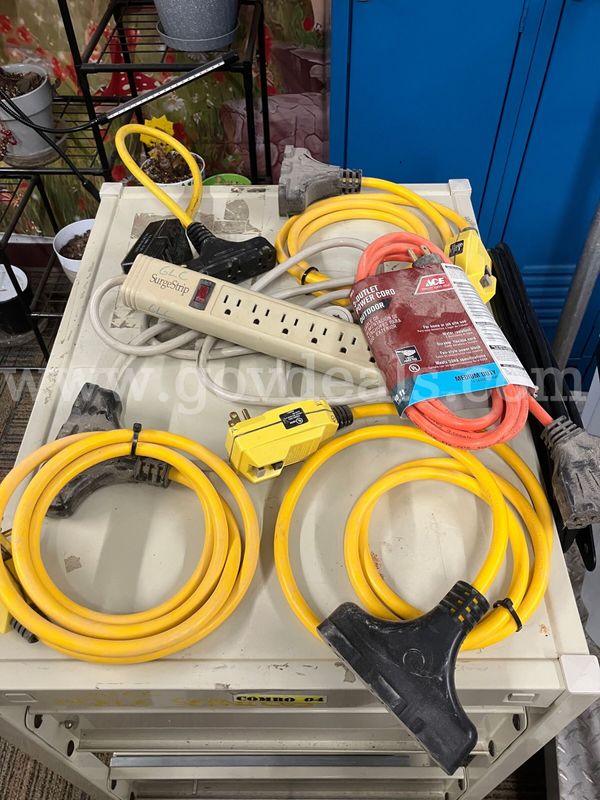 Jobsite Power Lot – Heavy Duty GFCI Cords, Multi-Outlet Splitters & Surge Strip