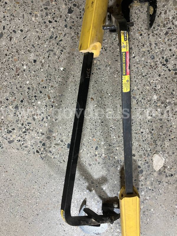 Pair of Heavy-Duty Deck Board Bender Straightening Tools - Vanney 93-310