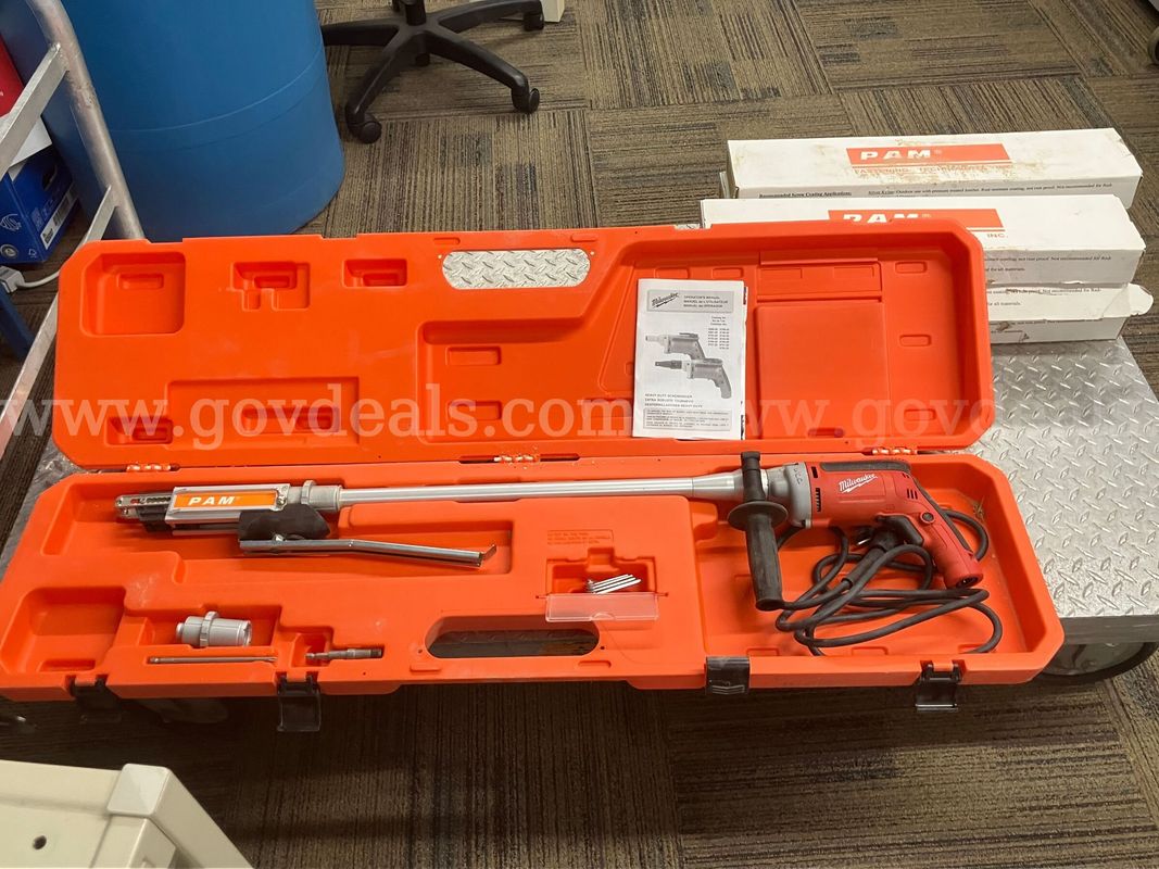 PAM Fastening Auto-Feed Screw Gun System w/ Milwaukee Driver, Case & 6 Boxes Screws