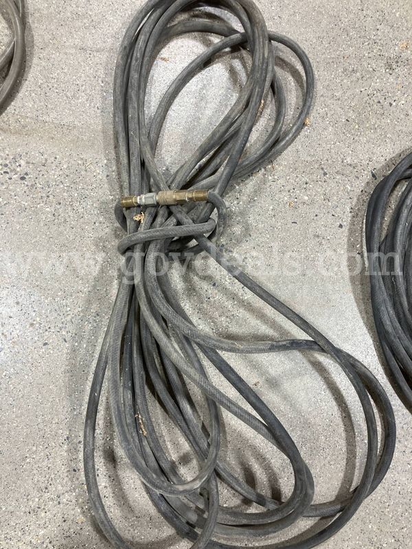 Heavy Duty Rubber Air Compressor Hose with Brass Quick Connect Fittings (Unsure of length of hose)