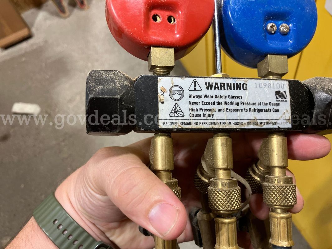 CPS 2-Way HVAC/R Diagnostic Manifold Gauge Set w/ Hoses - As-Is