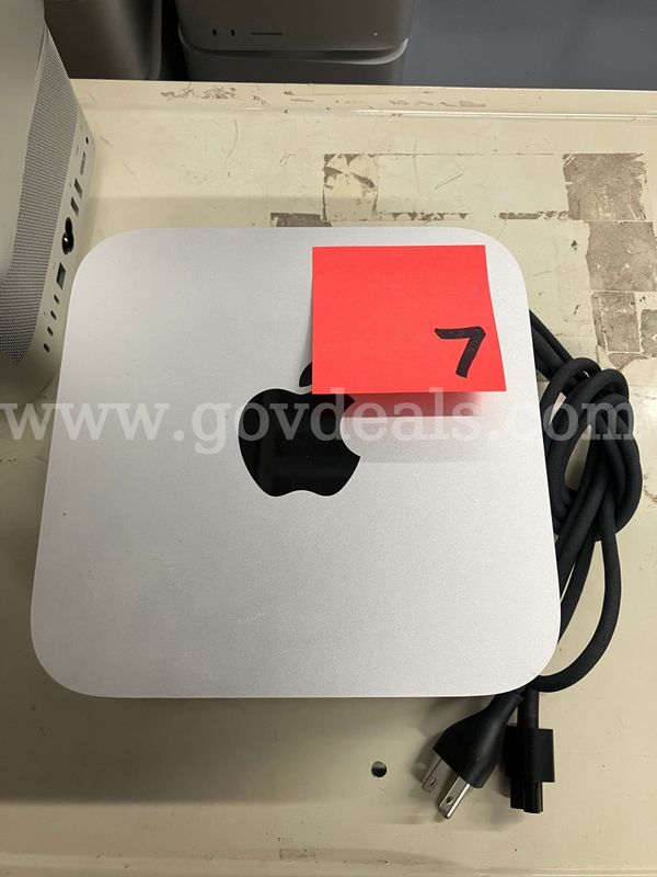 Apple Mac Studio 13,1 (2022) Model A2615 M1 Max (10 cores) 64Gb/1TB Mac OS 26.4.1