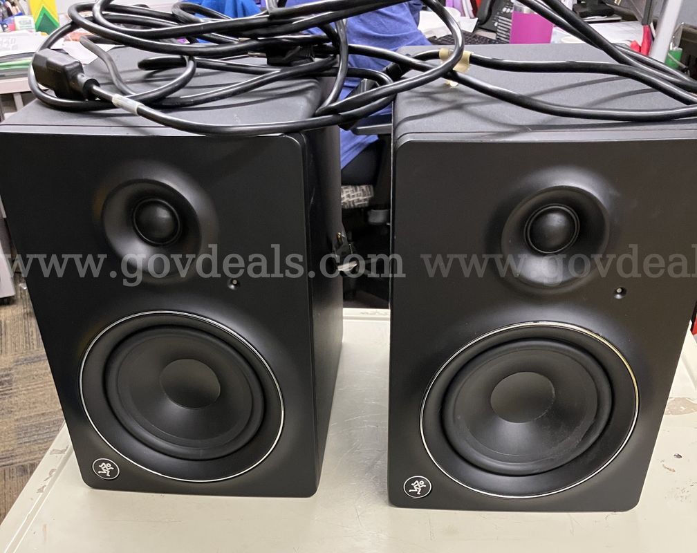 Pair of Mackie MR5 mk2 Active Studio Monitors