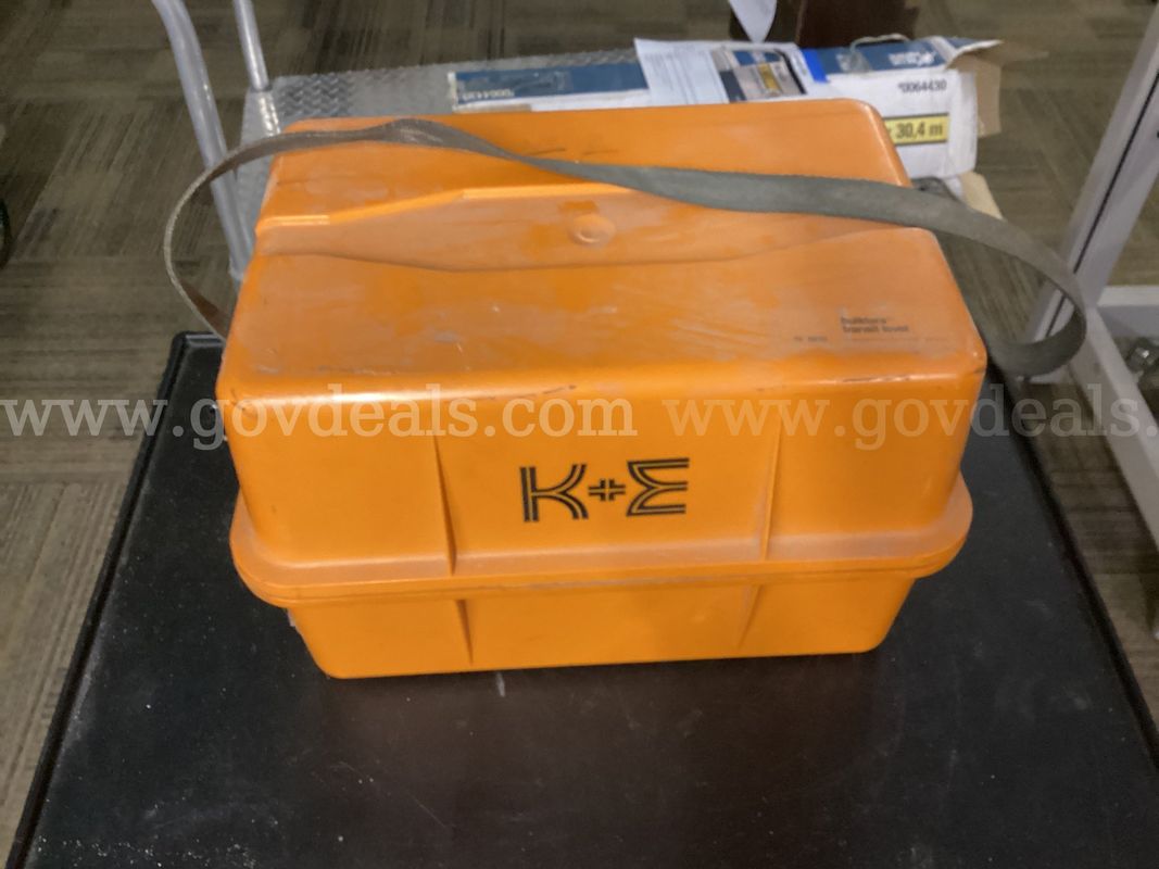 Vintage Keuffel & Esser (K&E) Builders' Transit Level 77 0012 with Case