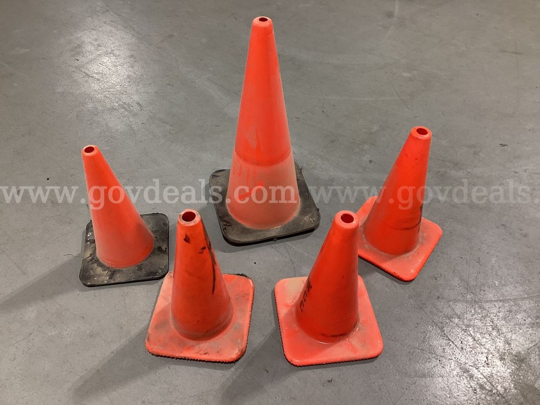 Lot of 5 Heavy-Duty Orange Traffic Cones / Safety Cones (28" & 18")