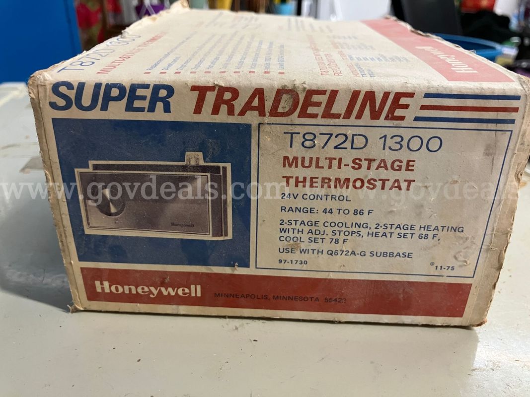 Vintage Honeywell Super Tradeline T872D 1300 Multi-Stage Thermostat - New in Box