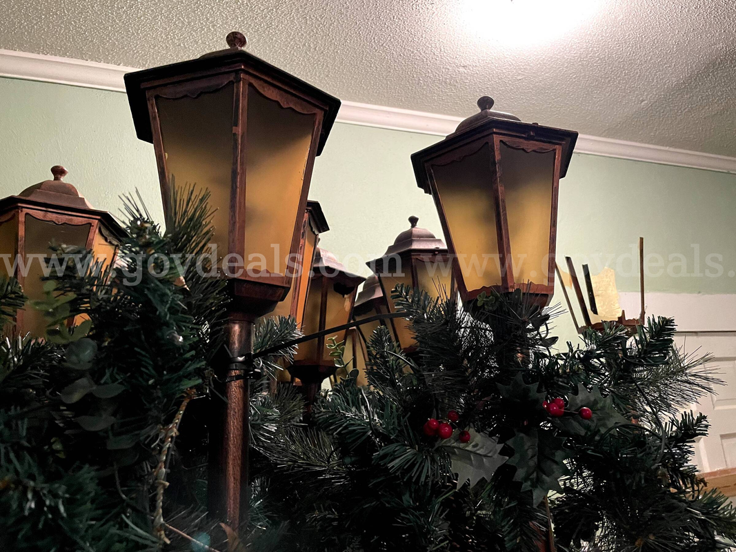 Lot of (5) Holiday Lights with Wraths and Lantern Tops