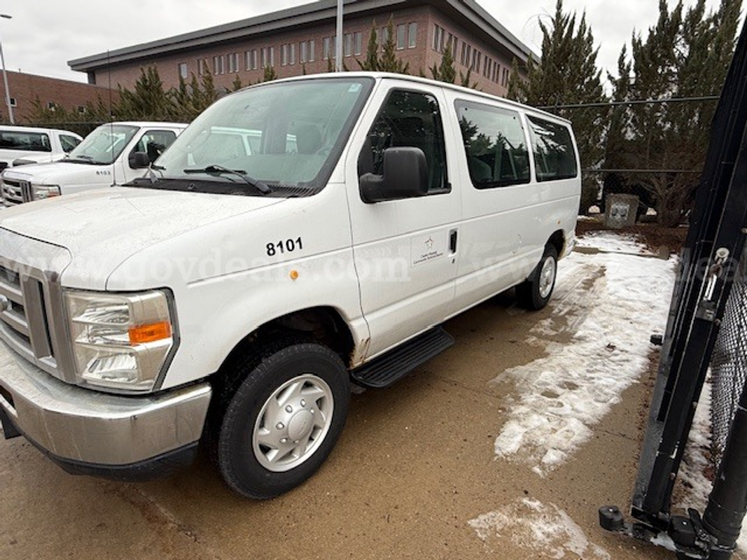 2009 Ford Econoline E-150 XLT Van