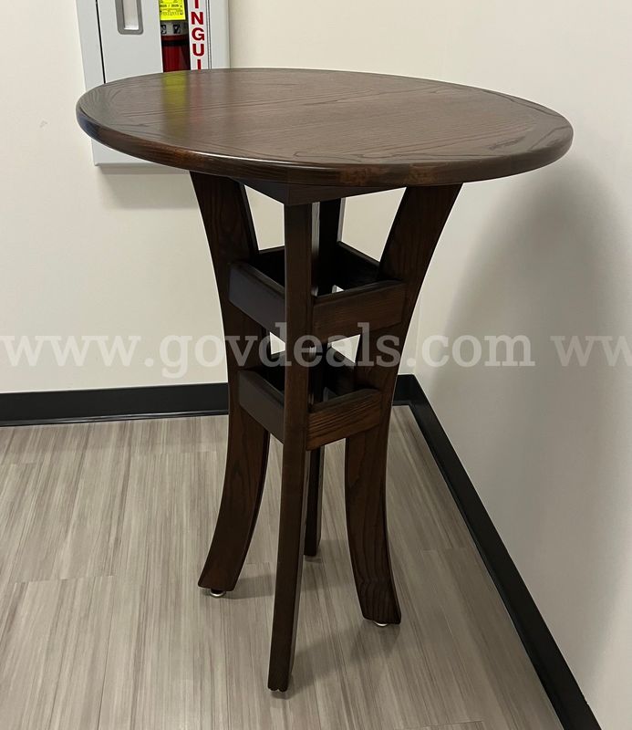 Round Entry Table