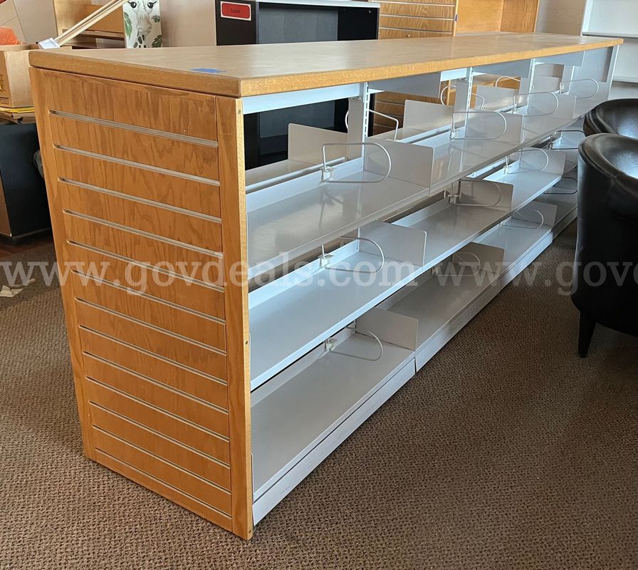 Retail Display Island / Merchandise Shelving Unit