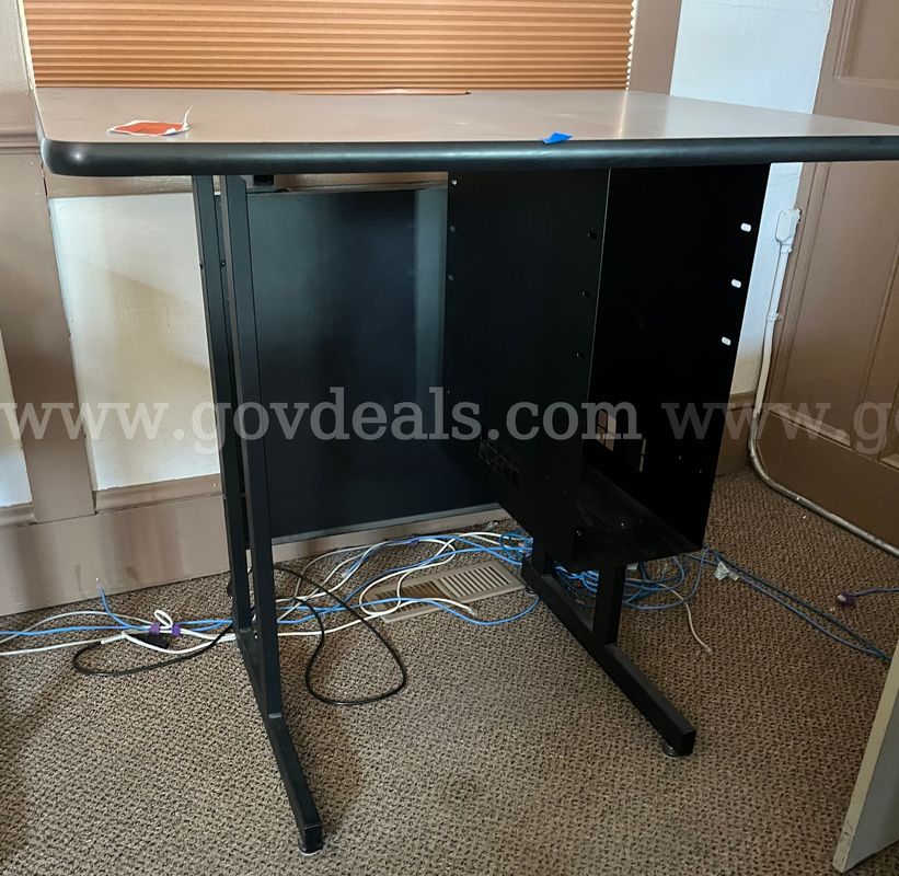 Computer Workstation Desk with CPU Cabinet