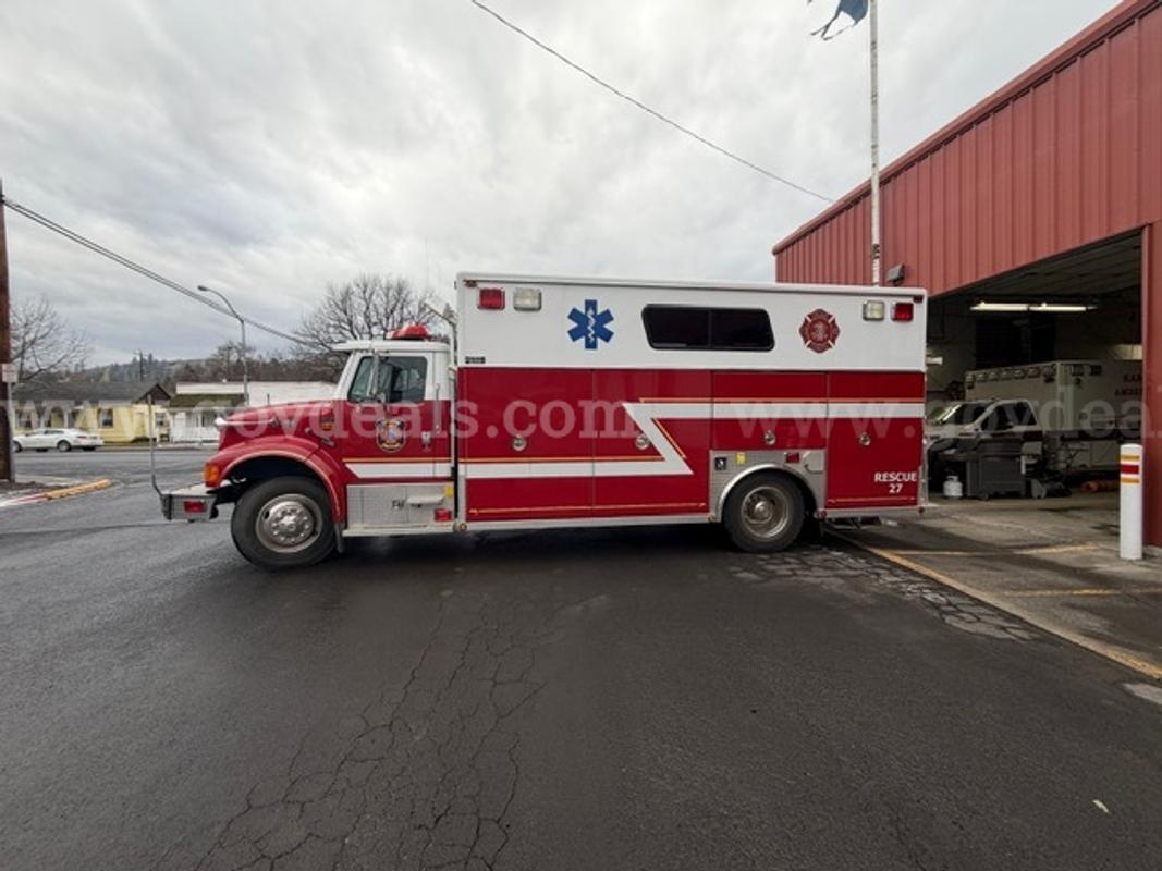 2000 International Navistar 4900 300HP Fire Truck **LOW MILES**