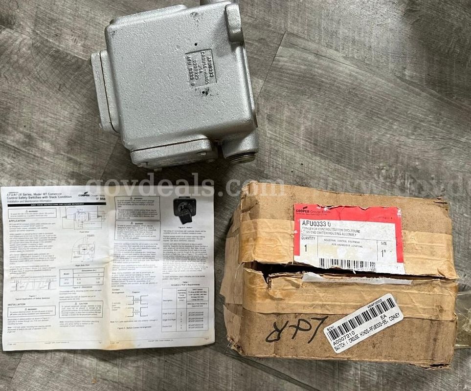 COOPER CROUSE-HINDS USA AFU03330 NEW IN FACTORY BOX / NEVER USED MADE IN USA *WILL SHIP*