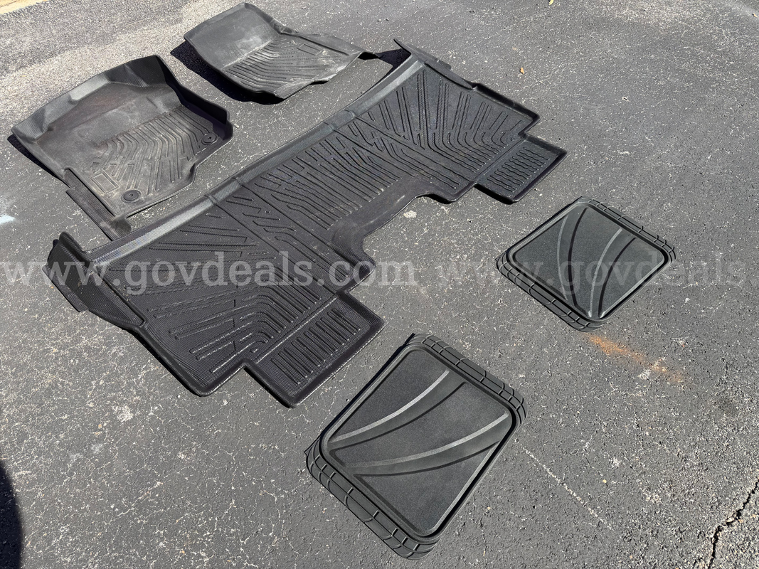 2021 Ford F-250 Pickup Truck Lightly Used Rubber Flor Mat