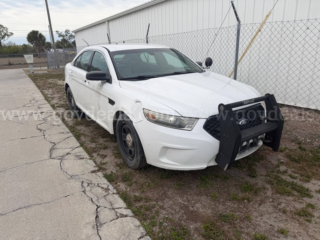 2013 Ford Taurus Police Interceptor 3.5 L V6 White Color