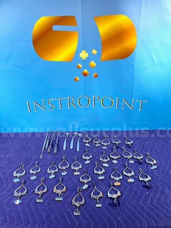 Lot of Orthopedic Bone Reduction Clamps & Retractors (AS74)